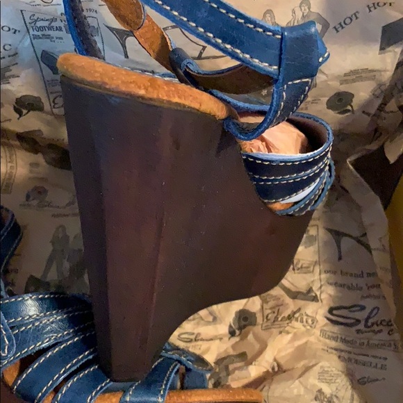 Shoes - Picture 4 of 6